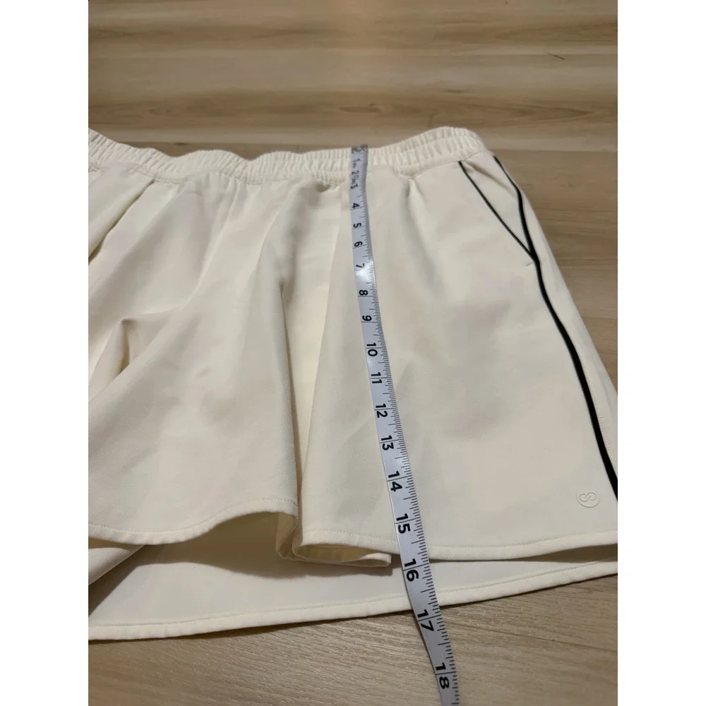CALIA Women's Golf Fashion Cream Short With Pockets Size XXL Wicking SPF 50+ NWT